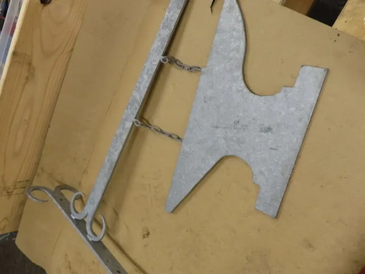 Billede 3 - Skilt med armbolt