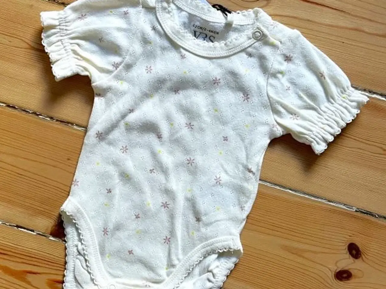 Billede 4 - Body til baby - økologisk - helt ny