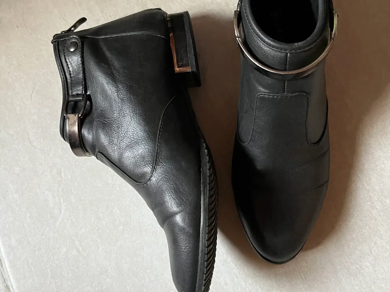 Billede 3 - Læder og rigtig godt stand