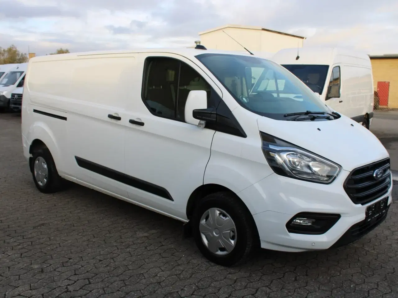 Billede 2 - Ford Transit Custom 300L 2,0 TDCi 130 Trend