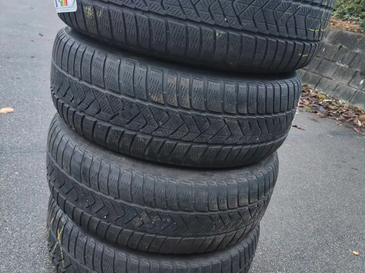 Billede 2 - 4 stk Pirelli vinterdæk