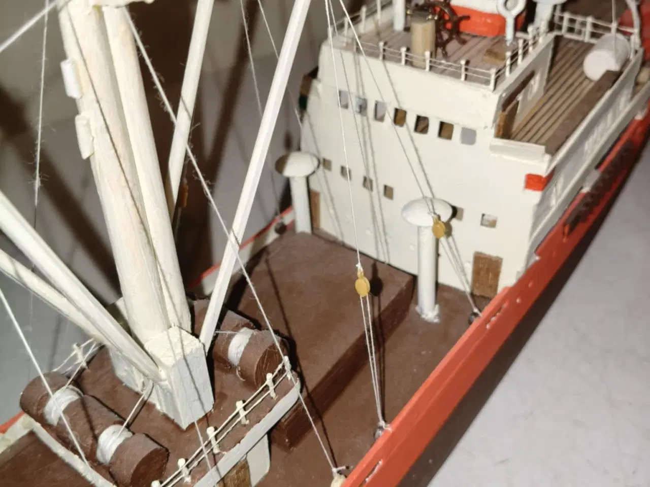 Billede 4 - super fed  hjemmelavet model af kista dan 