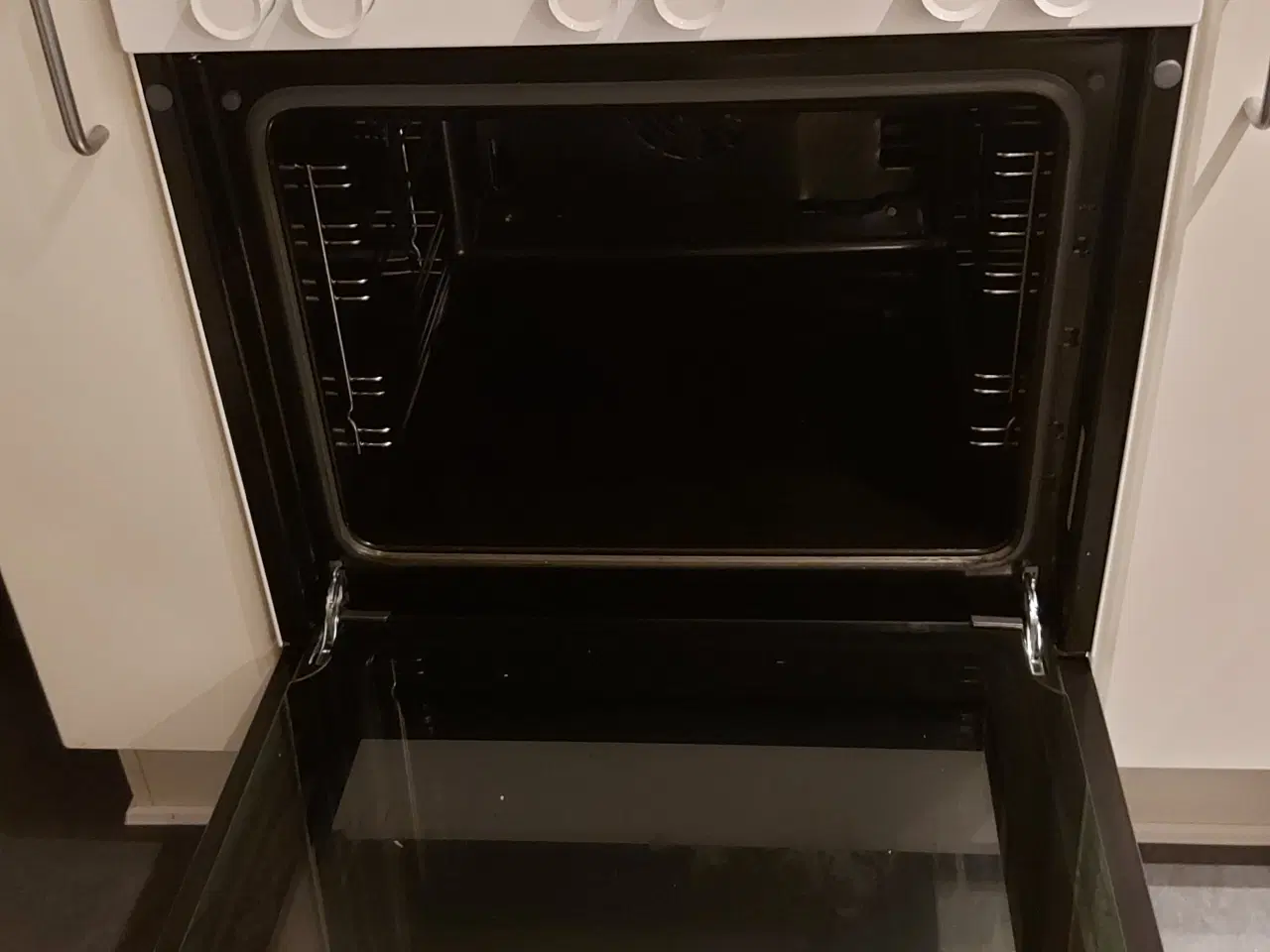 Billede 2 - Komfur med glaskeramiske plader
