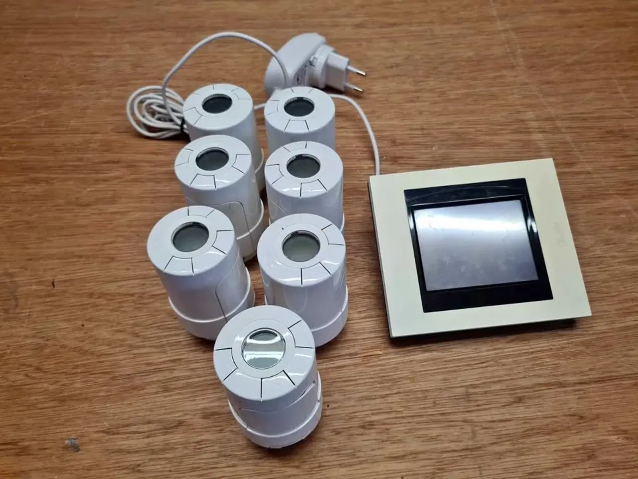 Billede 1 - Danfoss termostat styring Devi med 7 stk.