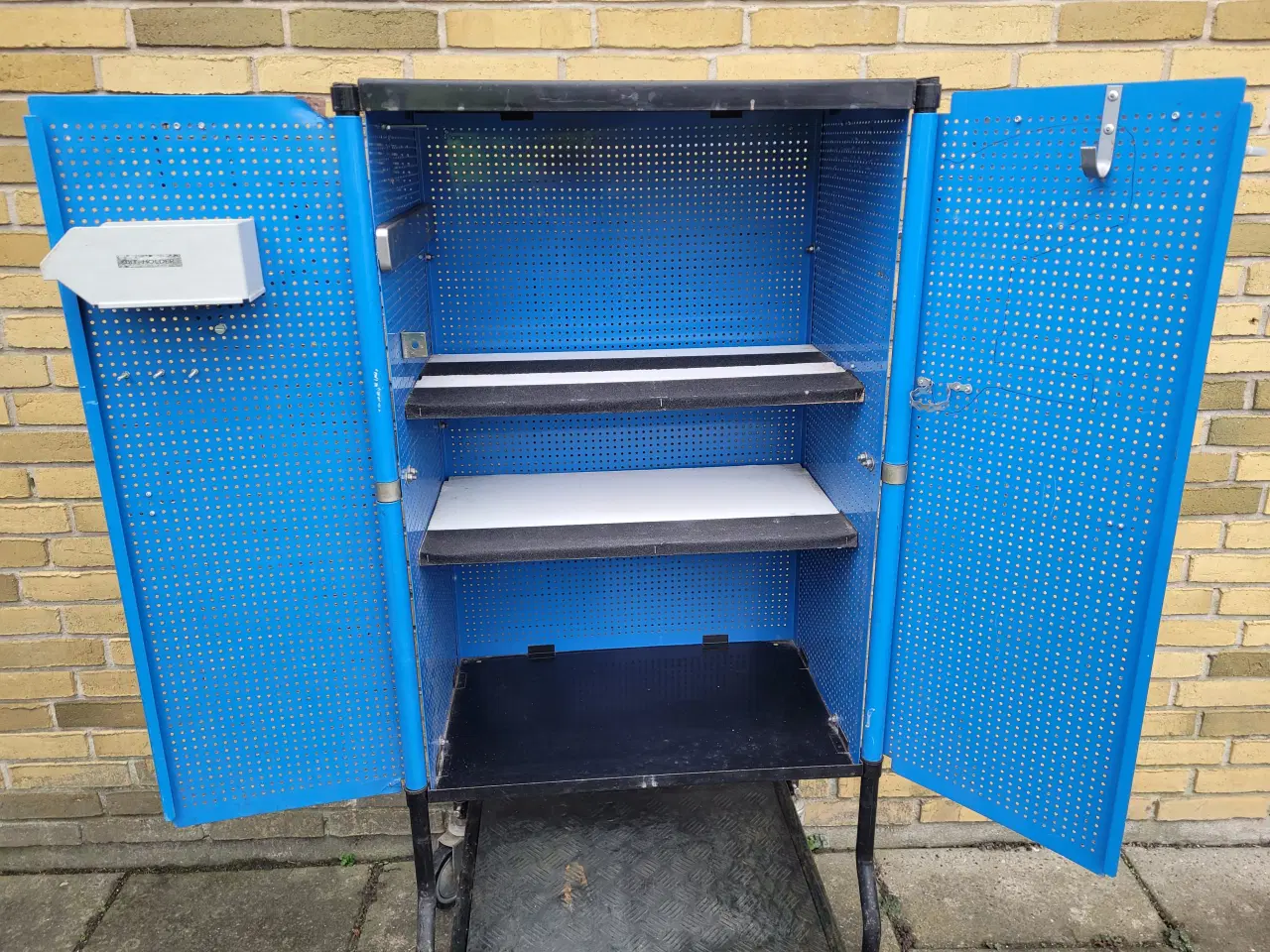 Billede 1 - Værktøjsskab på hjul