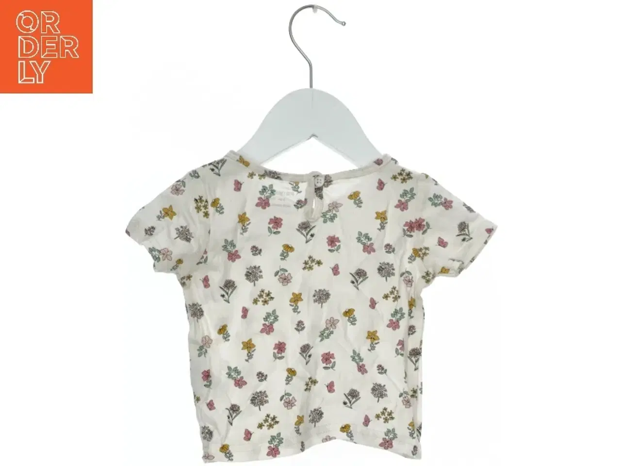 Billede 2 - Bluse med blomsterprint fra Primark (str. 74)
