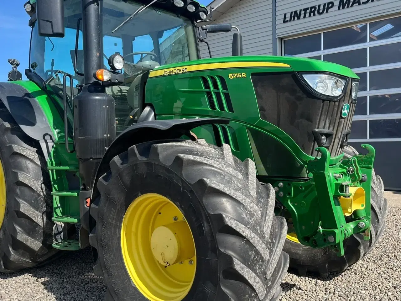 Billede 16 - John Deere 6215R Med frontlift og front PTO på