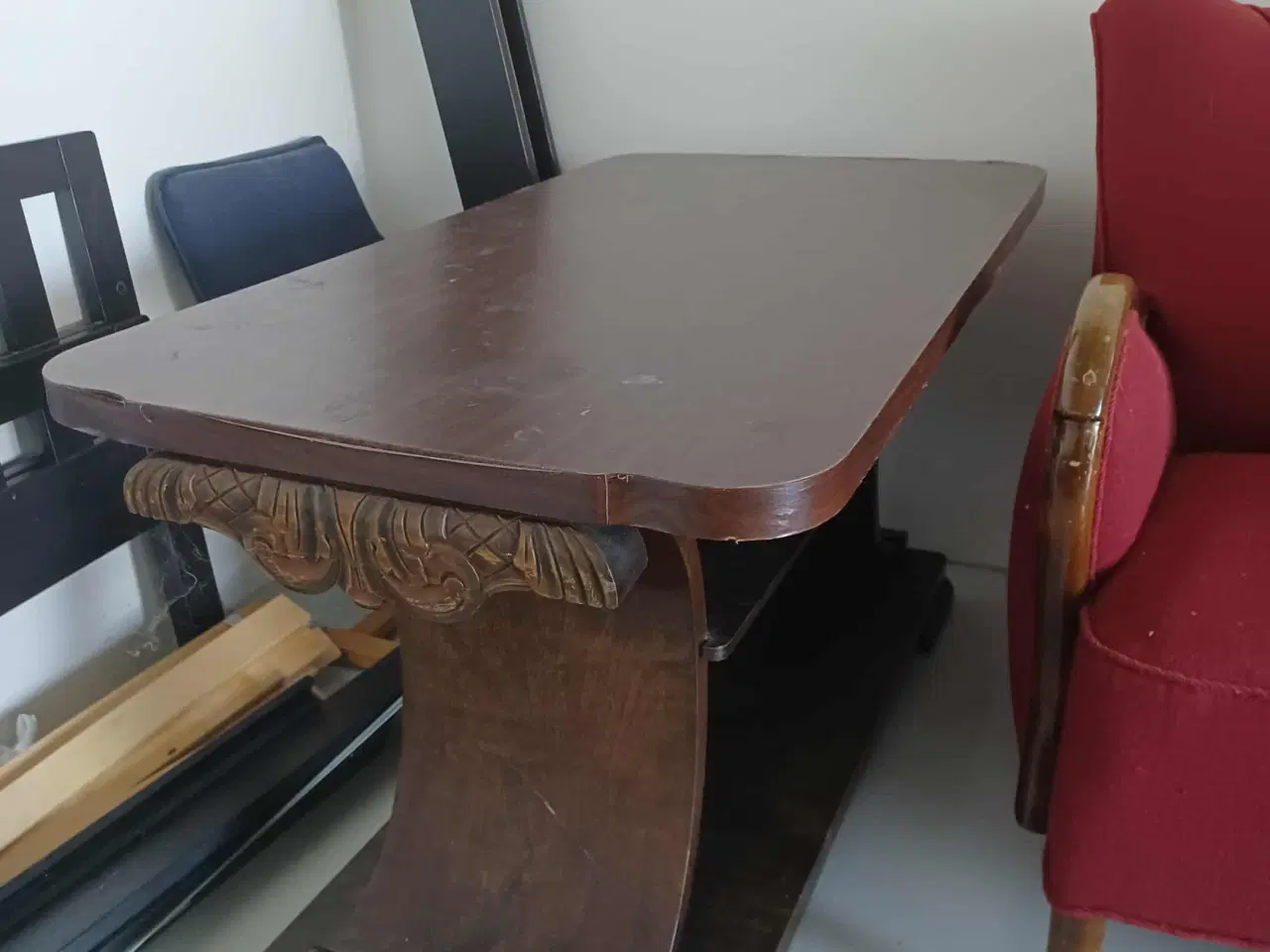 Billede 9 - Sofagruppe med bord i rødt stof