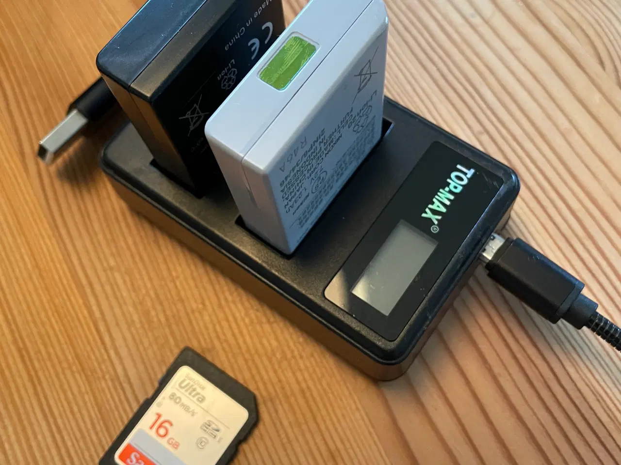 Billede 6 - Nikon D5300 med tilbehørspakke, alt i top stand.