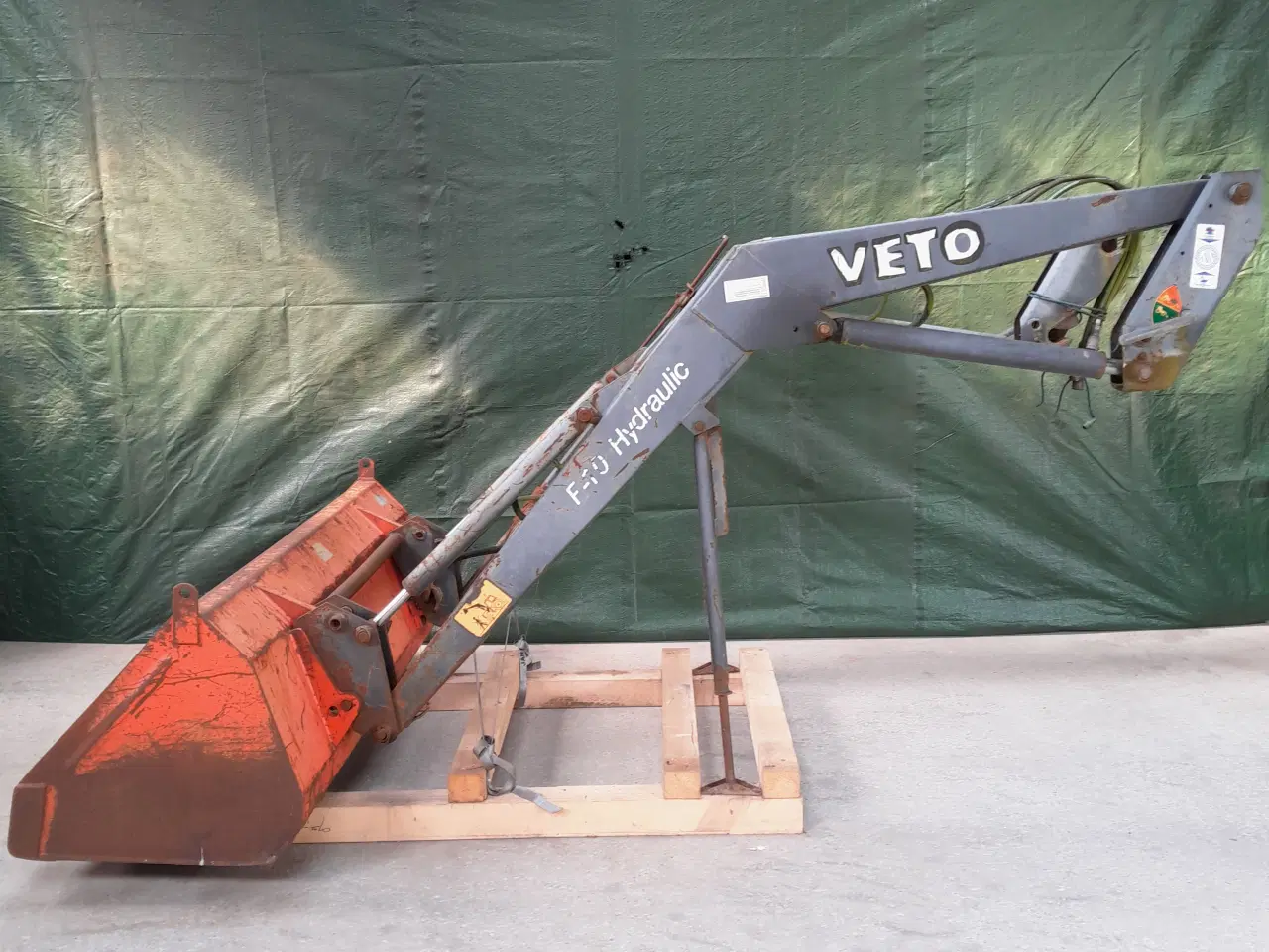 Billede 1 - Frontlæsser Veto F-10 Hydraulic, beslag til MF265