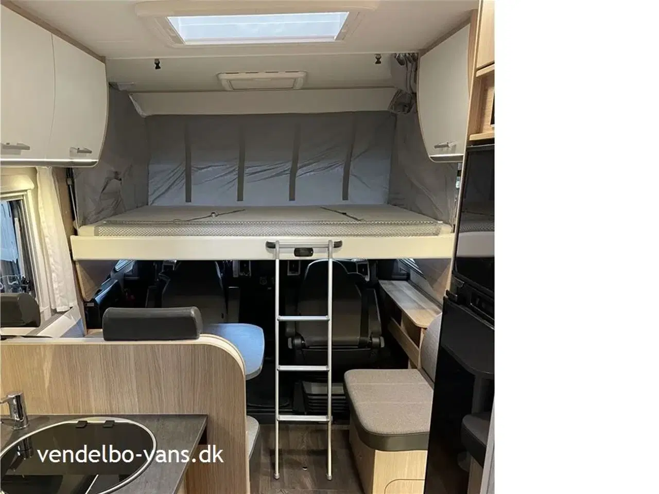 Billede 17 - 0 - SunLight I 69 L Aut.   Bemærk det lave km tal - 160 HK - 9 trins automatgear
