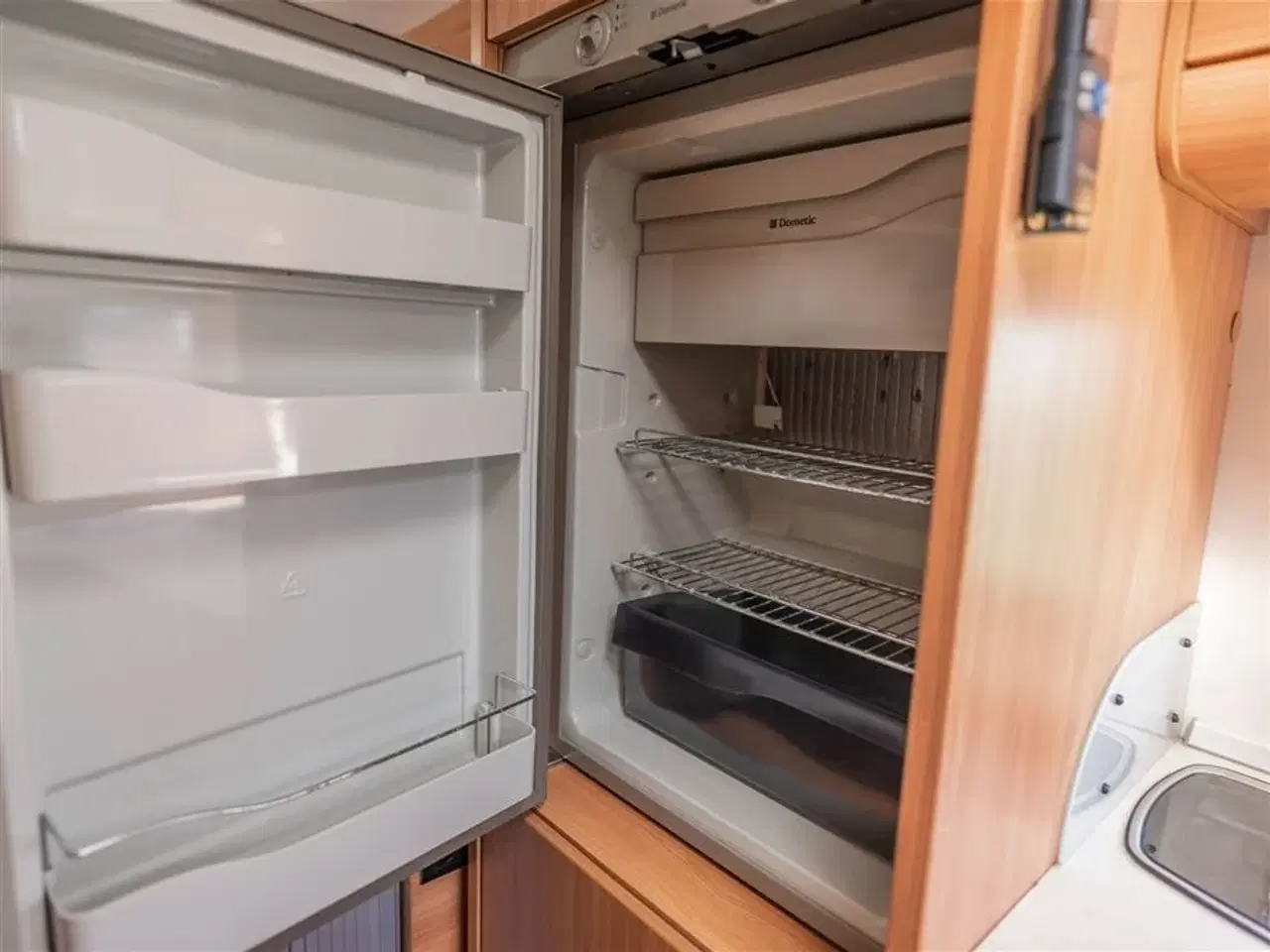 Billede 16 - 2012 - Knaus Sport 700 TI   Knaus 700 Sport – Veludstyret og klar til nye eventyr! Sælges til CVR