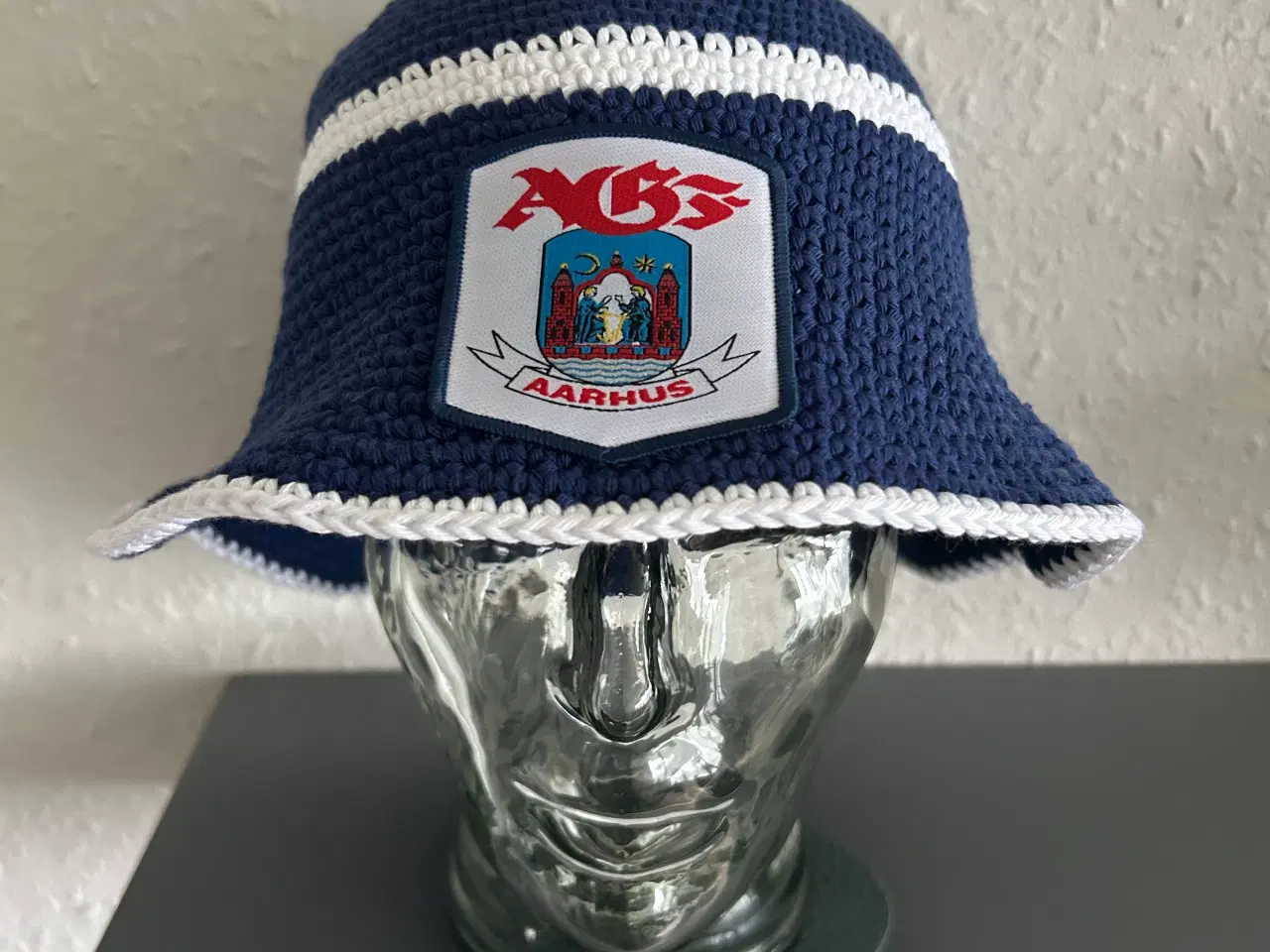 Billede 19 - Hæklede fodbold bøllehatte