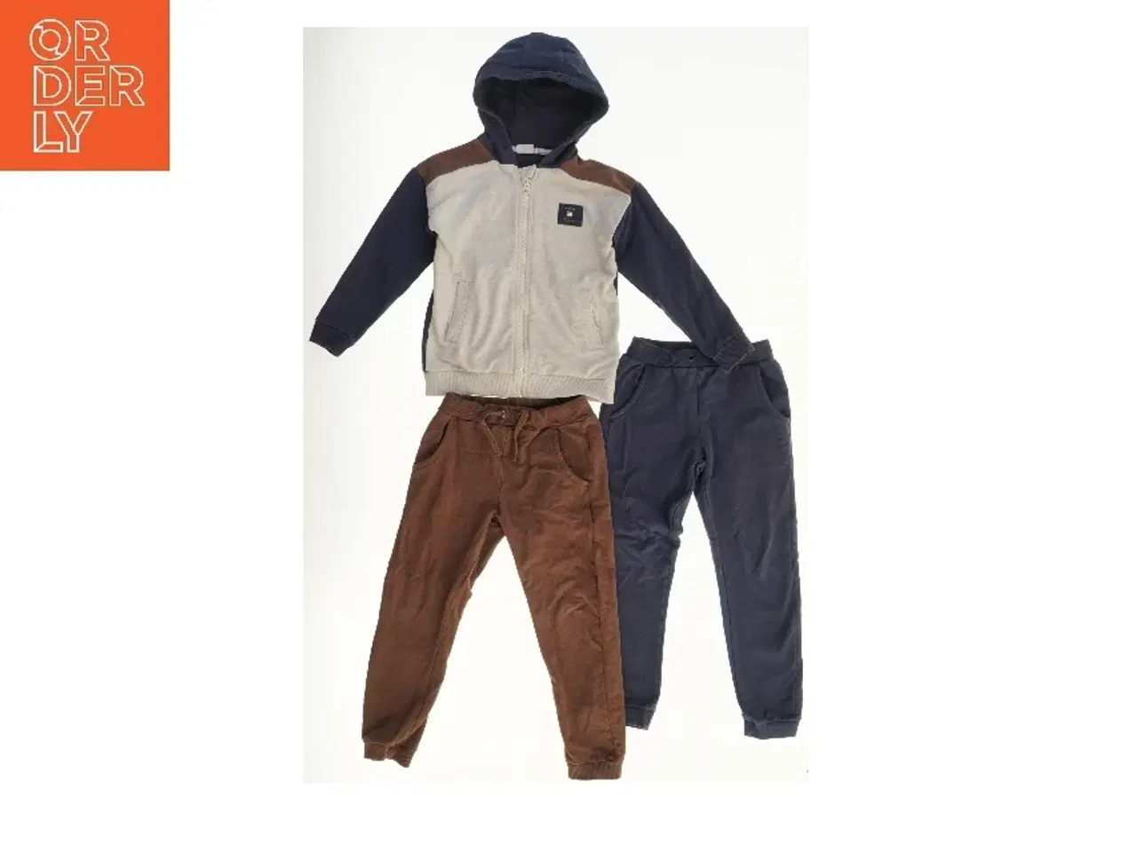 Billede 2 - Tøjsæt med hættetrøje og bukser fra Minymo (str. 116)