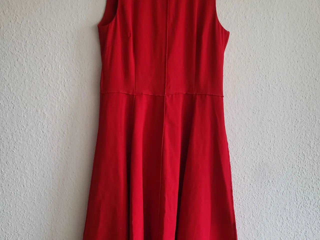Billede 1 - Rød kjole 