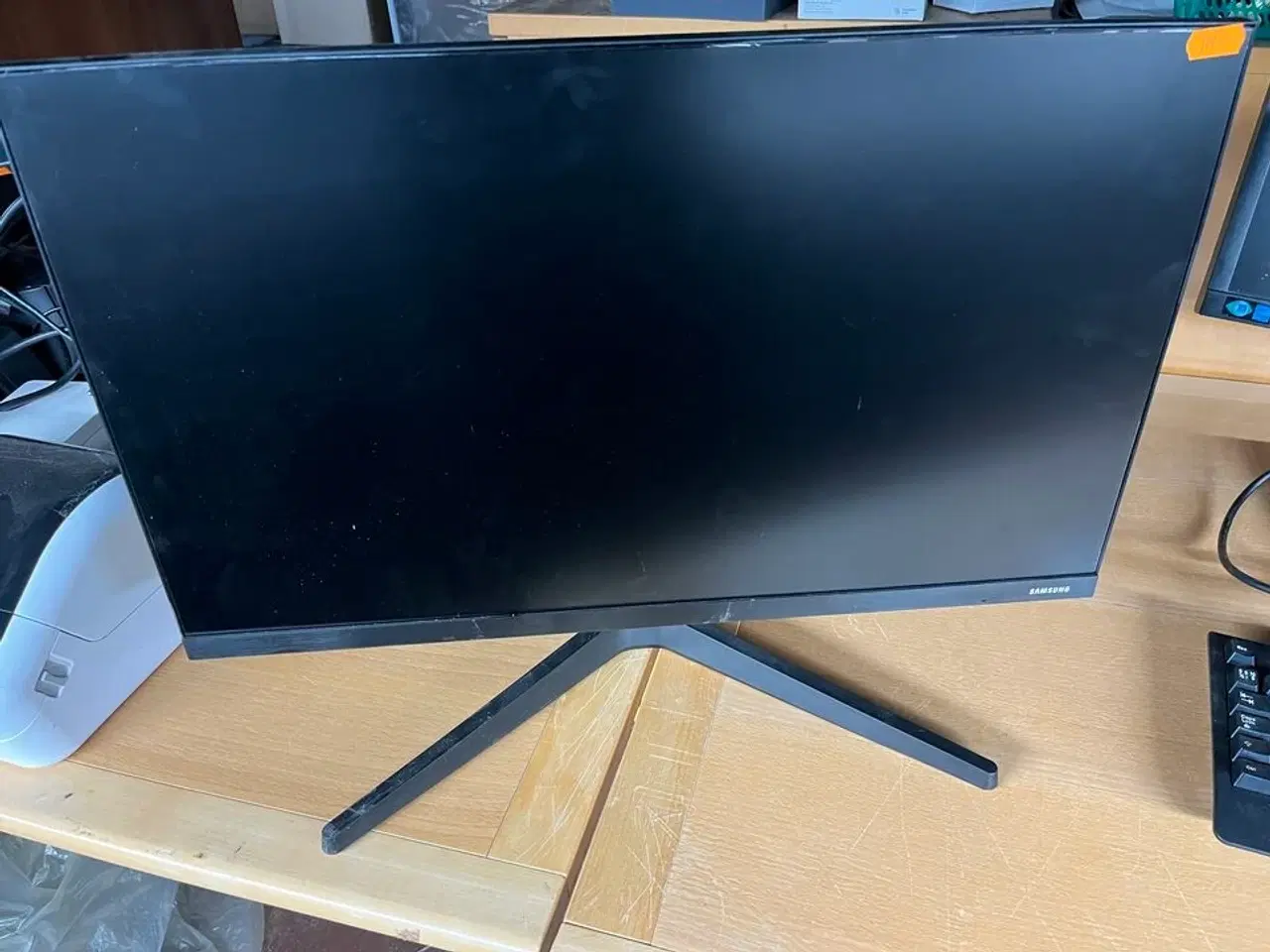 Billede 2 - 2 stk. 24" PC Skærm SAMSUNG + 1 Tastatur LENOVO