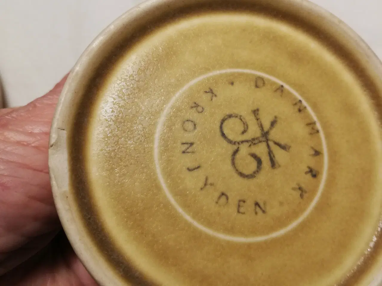 Billede 12 - Relief stentøj kaffekande, tallerkener, kopper m. 