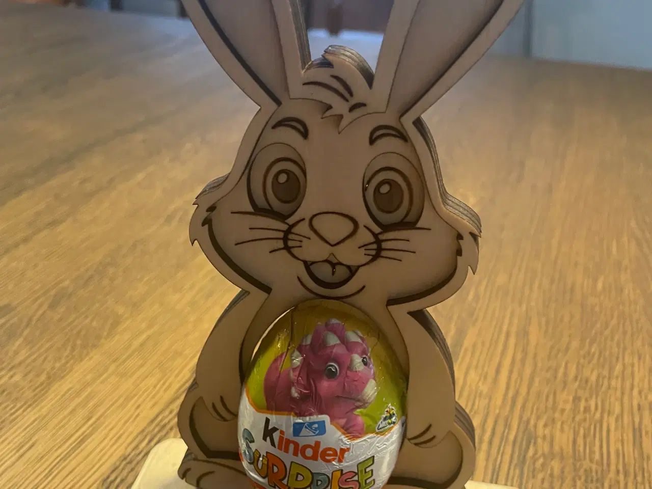 Billede 3 - Flotte dekorative kaniner udskåret i træ.