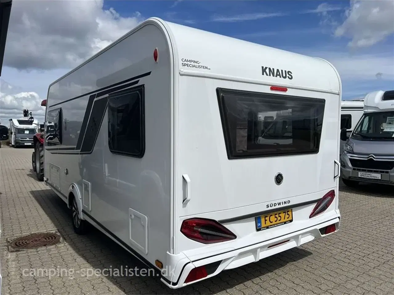 Billede 3 - 2022 - Knaus Südwind 500 EU   Lækker Knaus med enkeltsenge og stor rundsiddegruppe – spækket med udstyr! kan ses hos Camping-Specialisten.dk