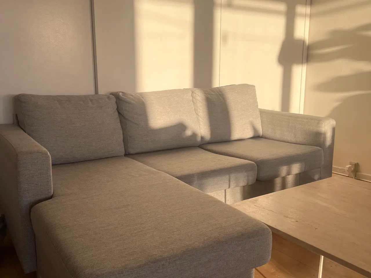 Billede 1 - Grå hjørnesofa med chaiselong