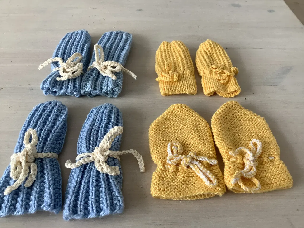 Billede 1 - Strikket børne vanter til barnevogn
