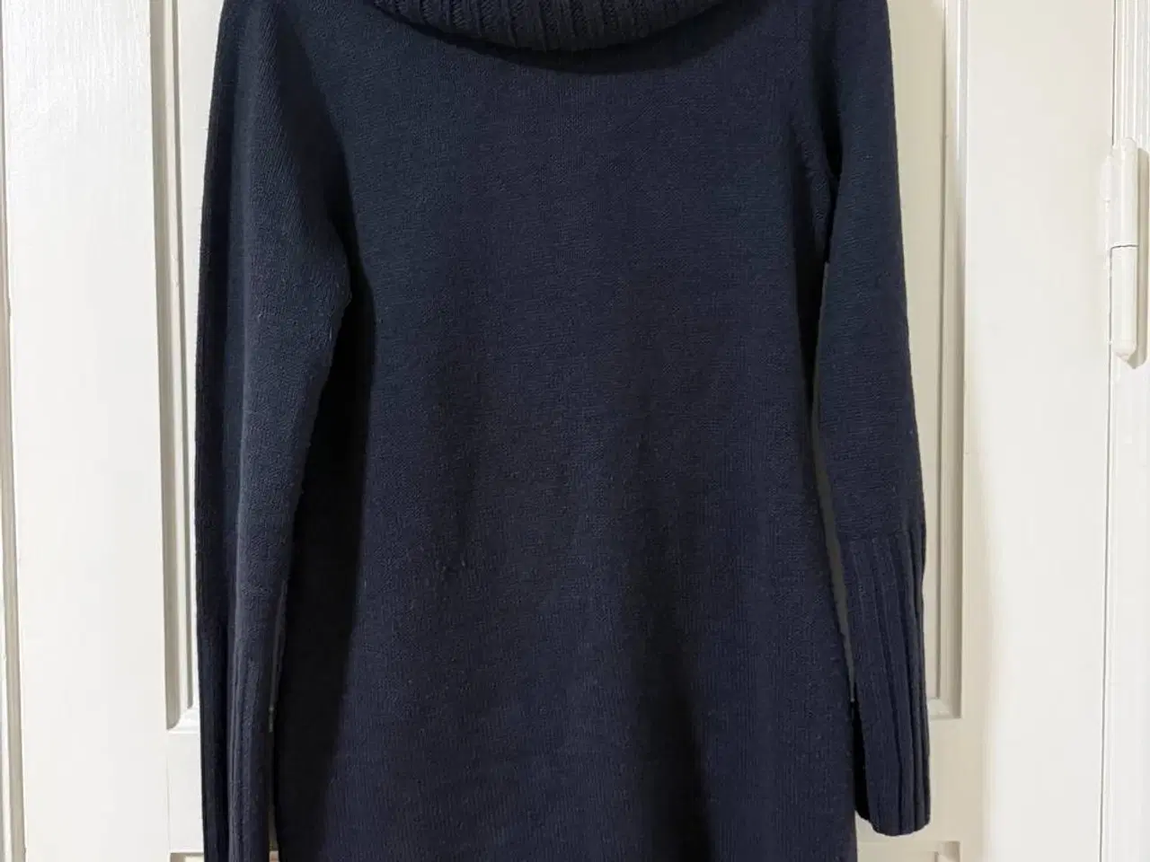 Billede 1 - Mørkeblå chunky strik med kæmpe collar, str. M