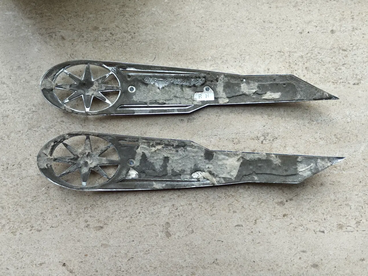 Billede 2 - 2 Tank emblemer til Yamaha Drag star