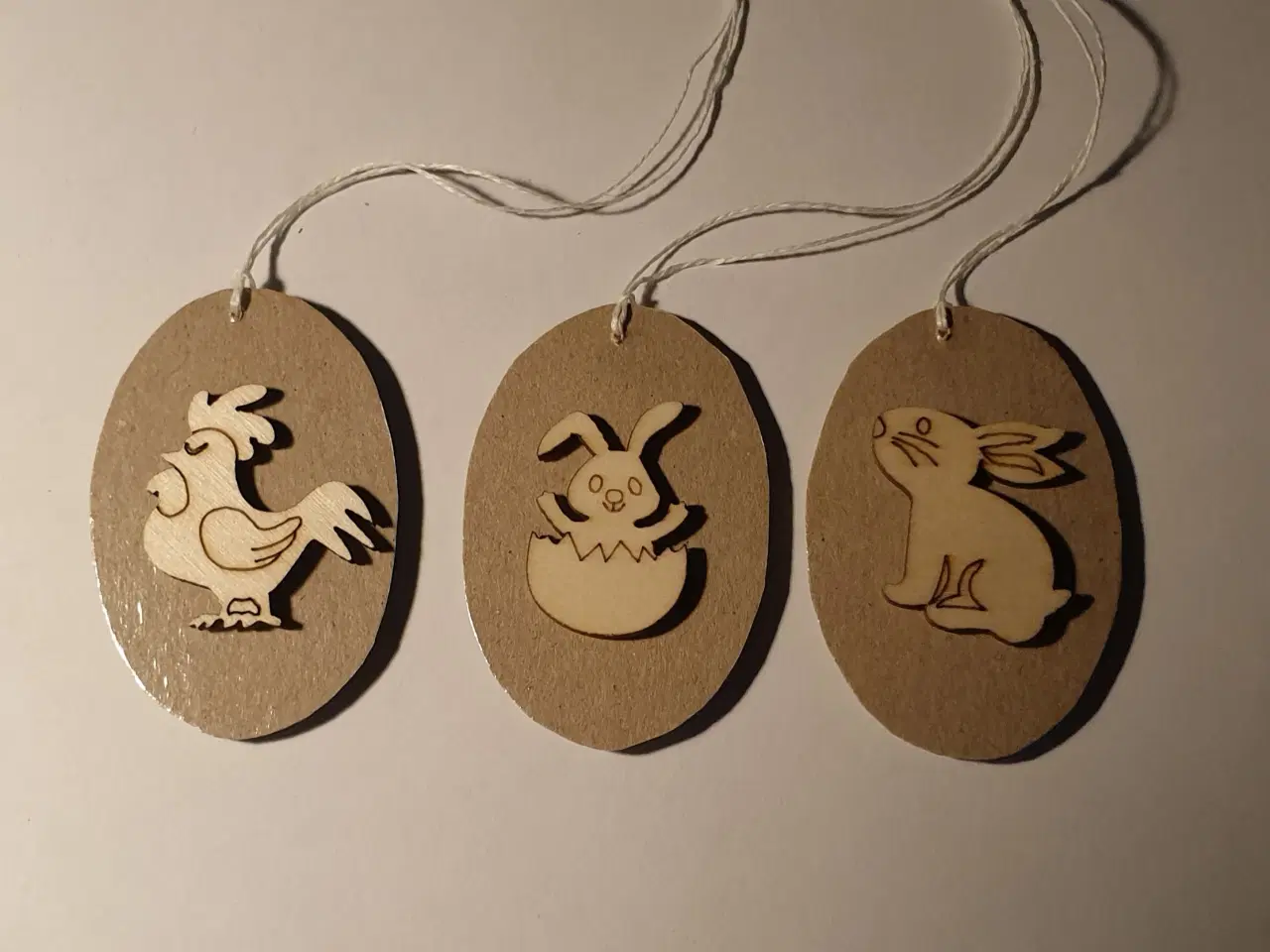 Billede 2 - Papirpynt støtter Danske Hospitalsklovne SE 2fotos