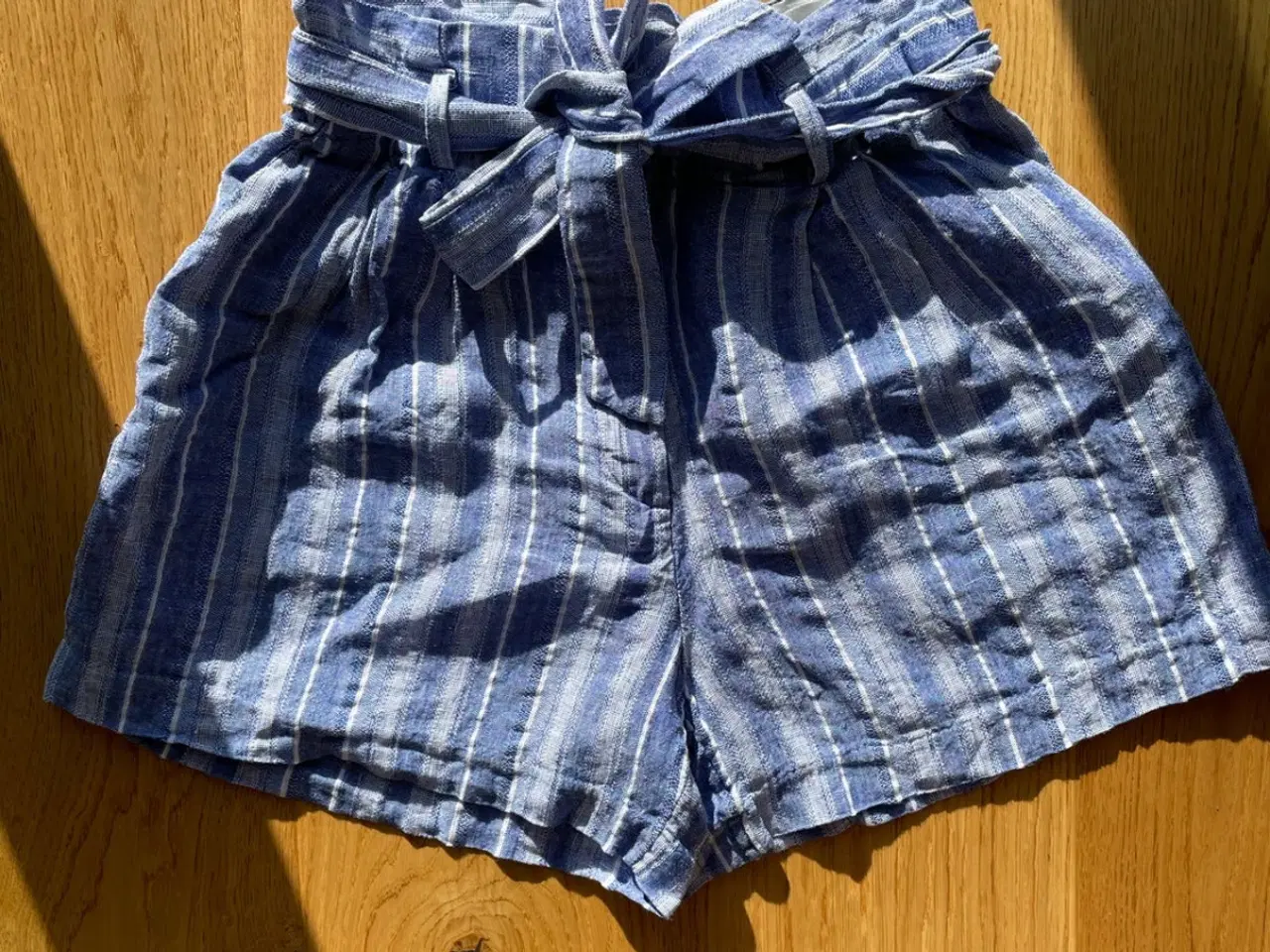 Billede 1 - H&M hørshorts blå