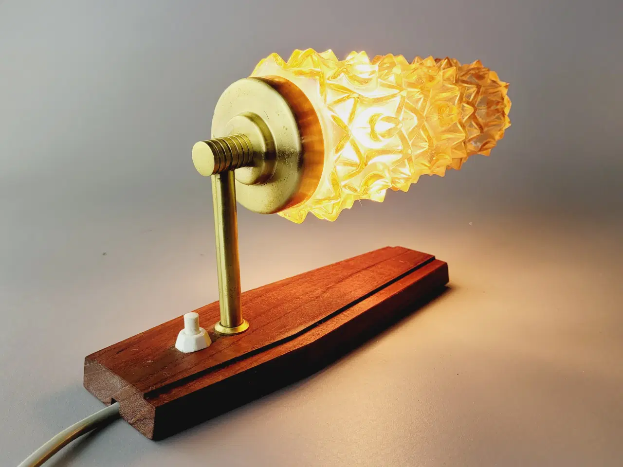 Billede 3 - ⭐️· Retro Væglampe i Teak, Messing, Mønstret Glas