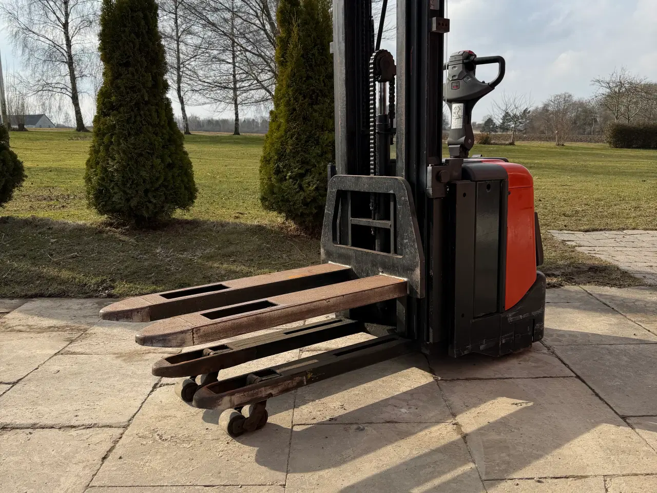 Billede 3 - Elektrisk stabler med ståplade