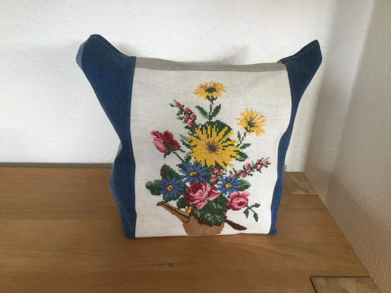 Billede 1 - Net med broderie