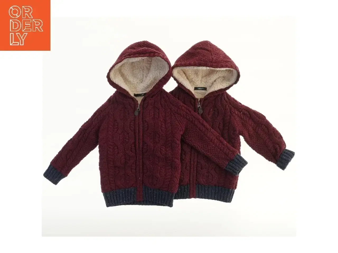 Billede 2 - Striktrøje med hætte fra George (str. 98)