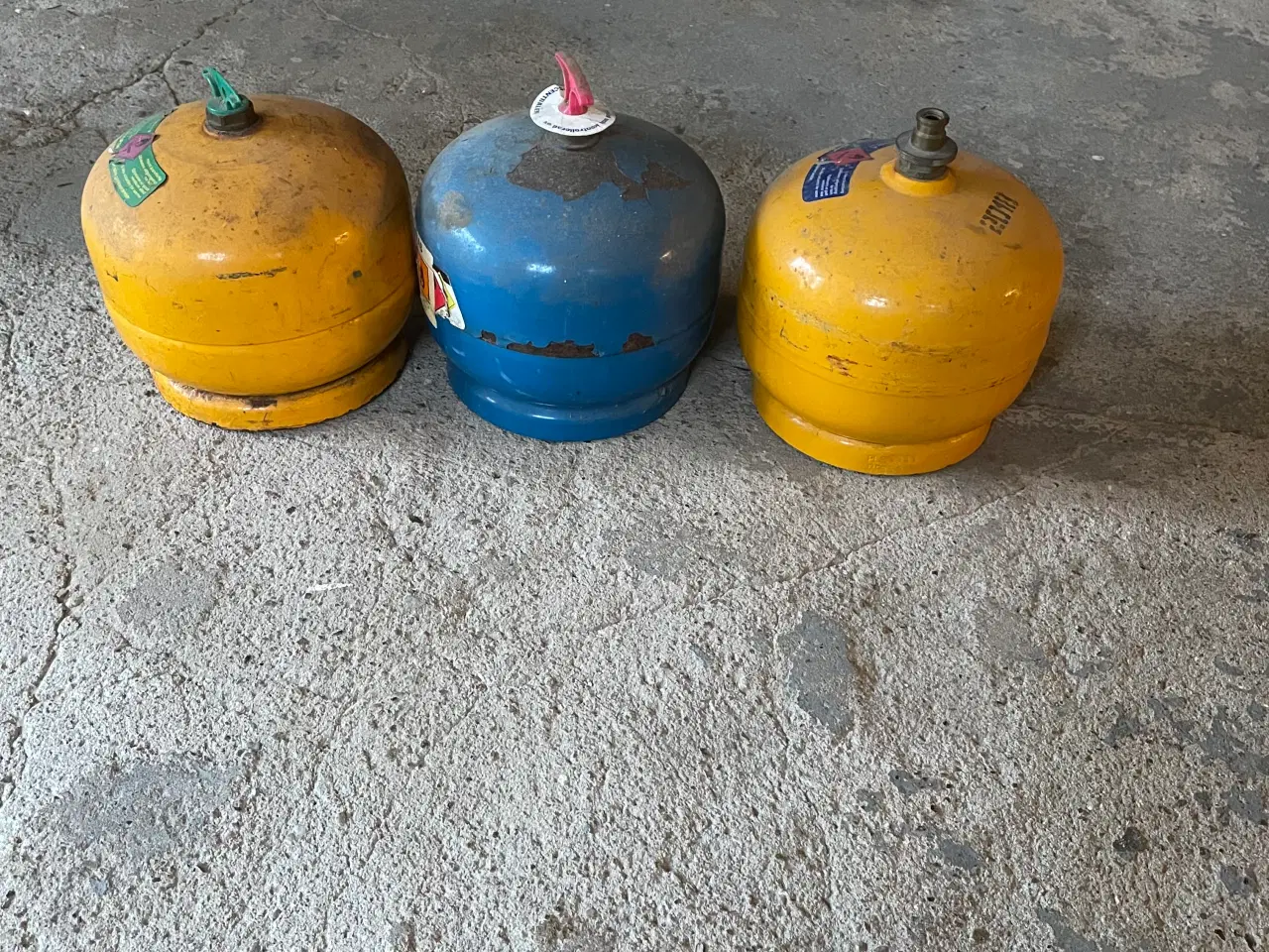 Billede 2 - Div gasflasker, uden gas. 100kr/stk