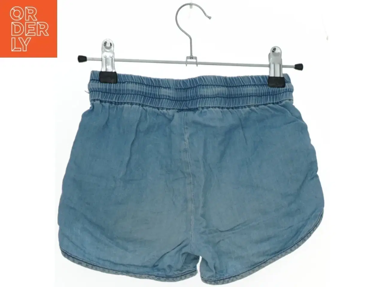 Billede 2 - Blå shorts med elastik i taljen fra Hummel (str. 128)