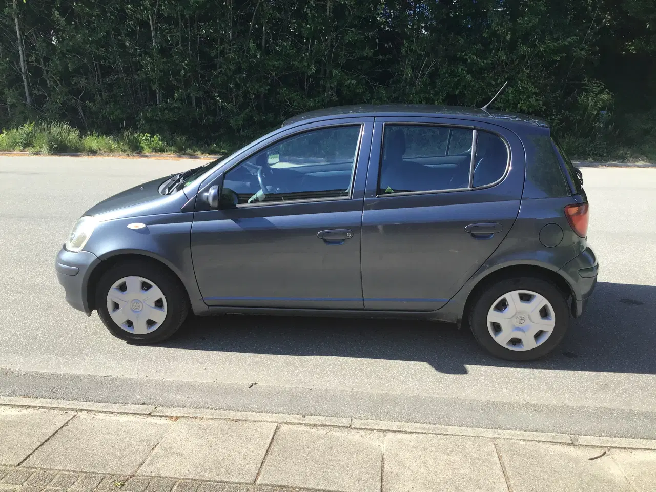 Billede 4 - Toyota Yaris 1,3 Terra benzin
