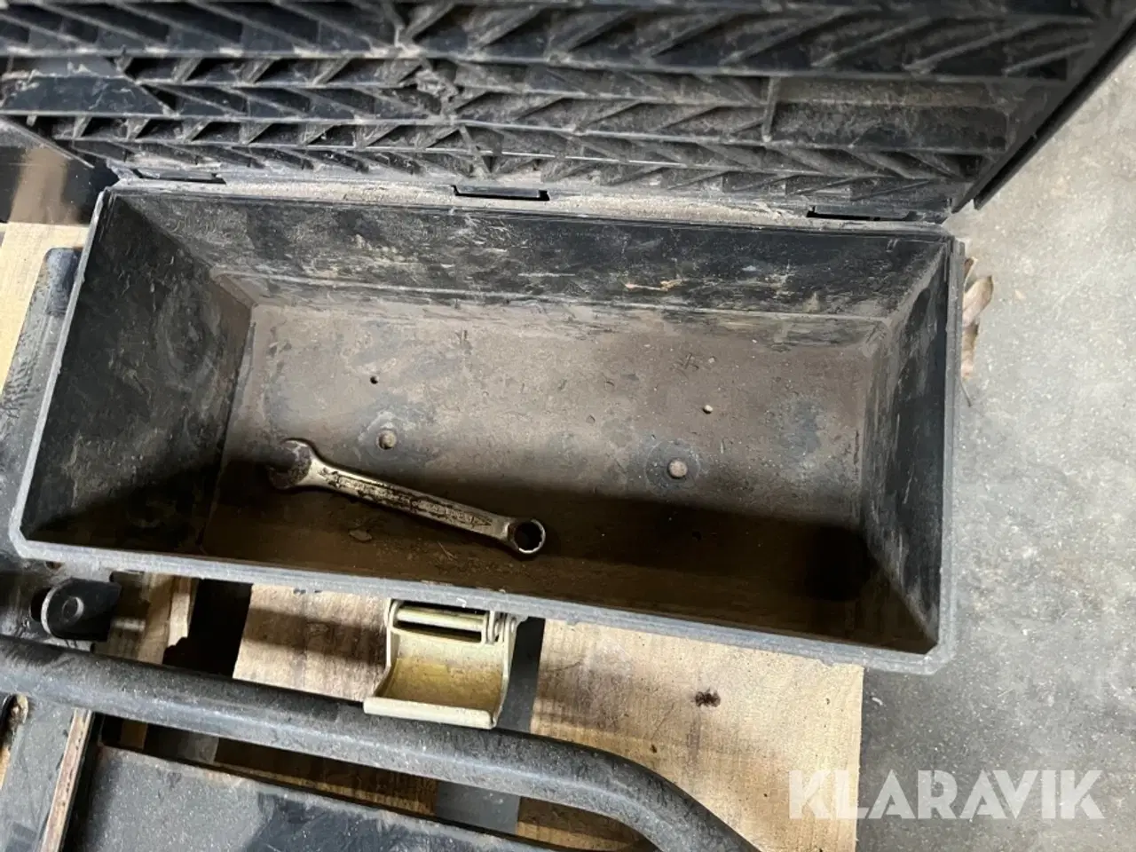 Billede 8 - John Deere værktøjskasse og øvrigt