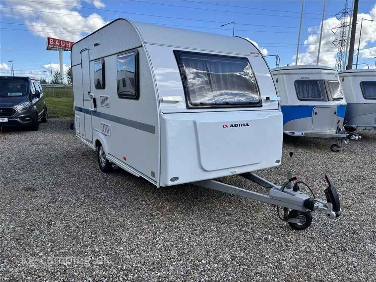 Billede 1 - 2023 - Adria Aviva 400 PS   Super rejsevogn med dobbeltseng.