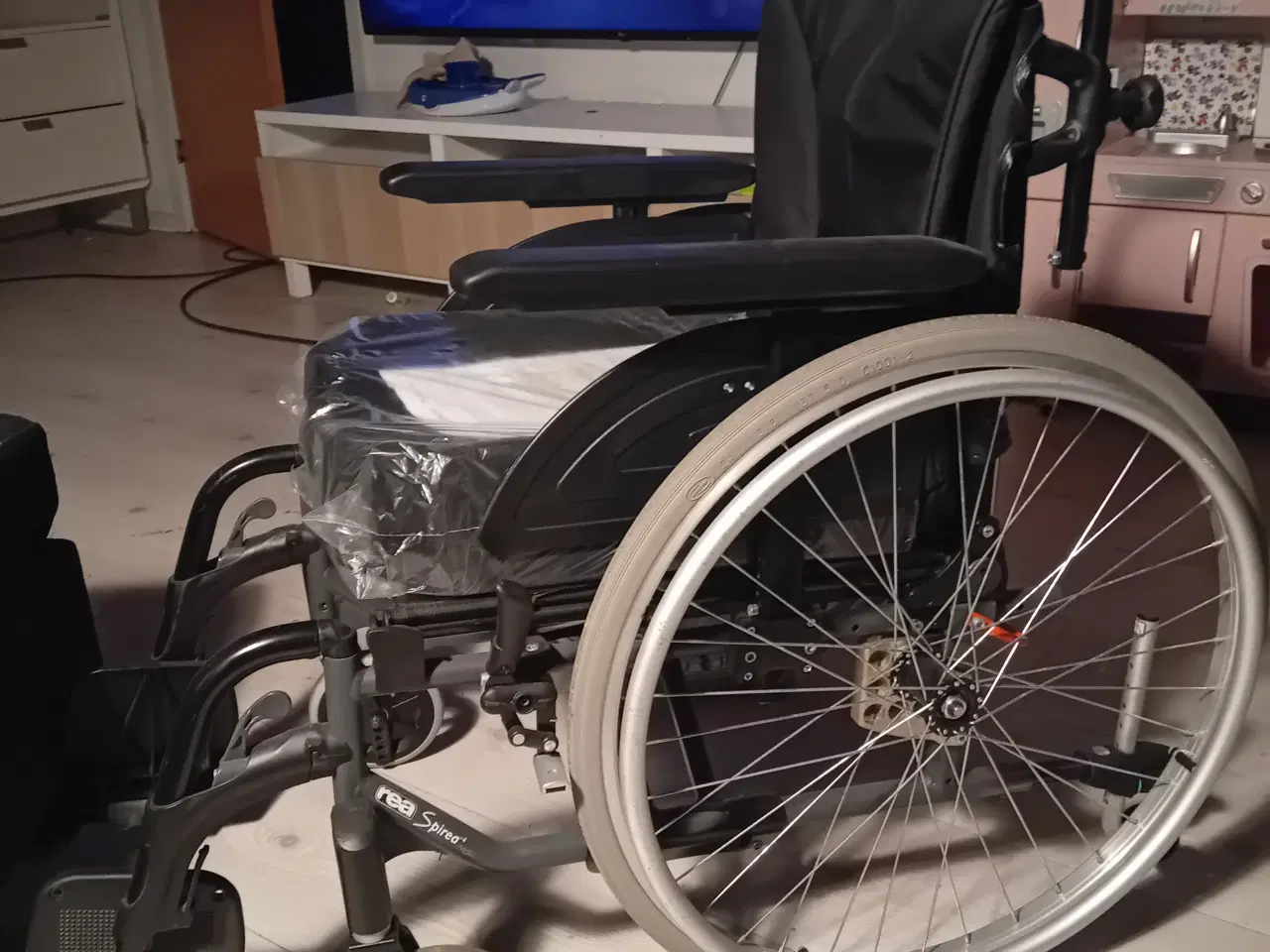 Billede 1 - Kørestol fra Invacare
