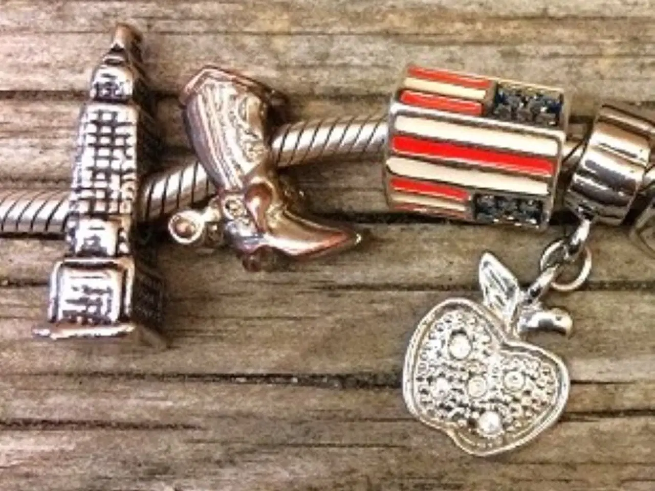 Billede 6 - 3 vedhæng med Western-tema