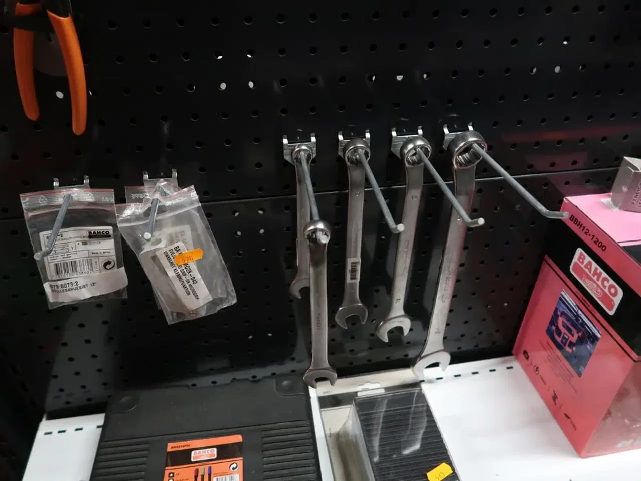 Billede 4 - Div. Værktøj på væg BAHCO