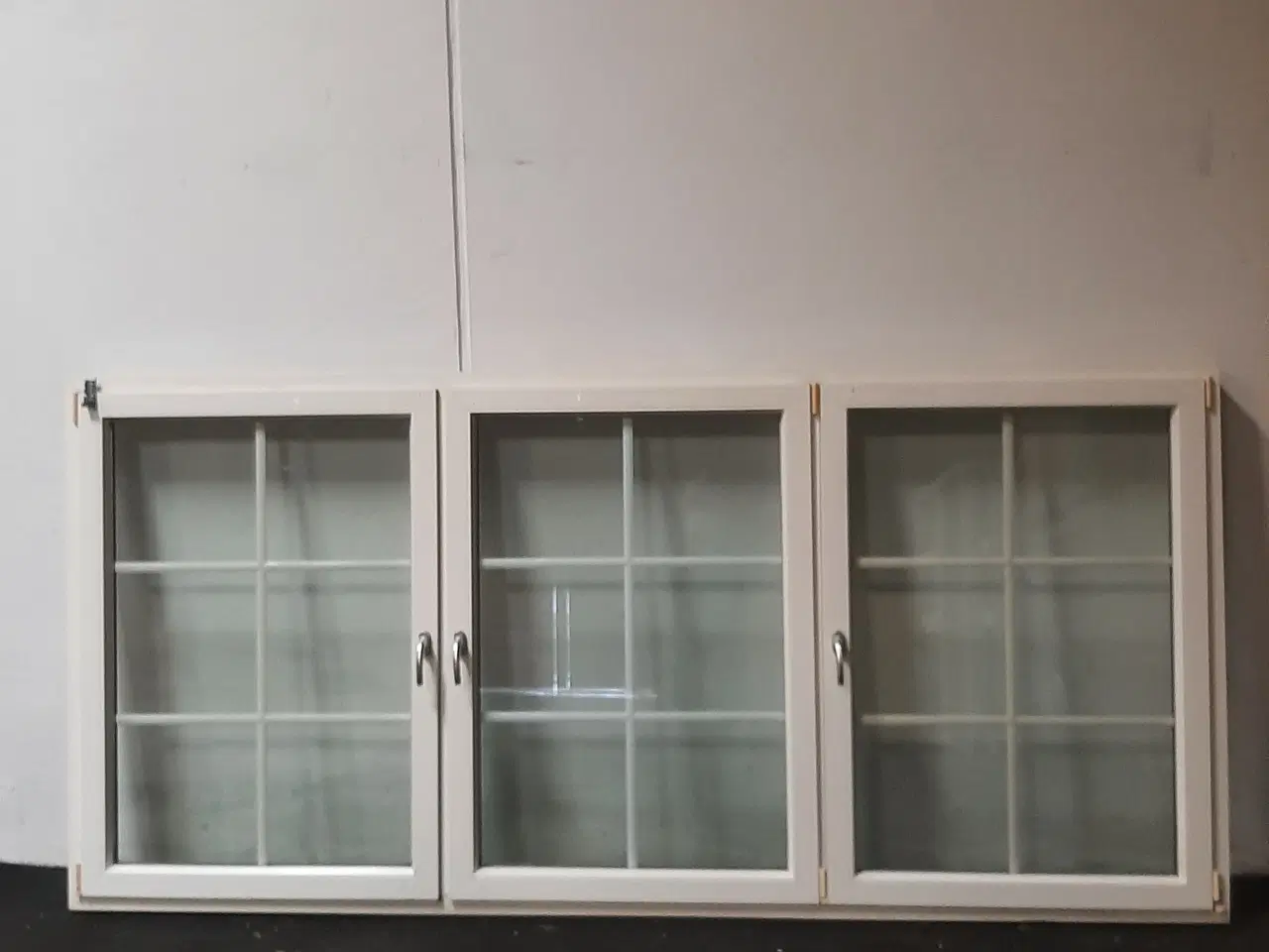 Billede 5 - Dreje-kip vindue 3 fag med sprosser, pvc, 3130x120x1480 mm, hvid