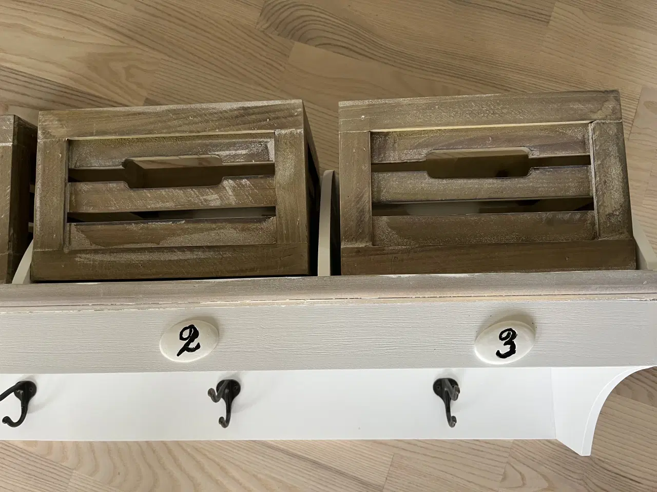 Billede 2 - Super smart reol med knager og skuffer 