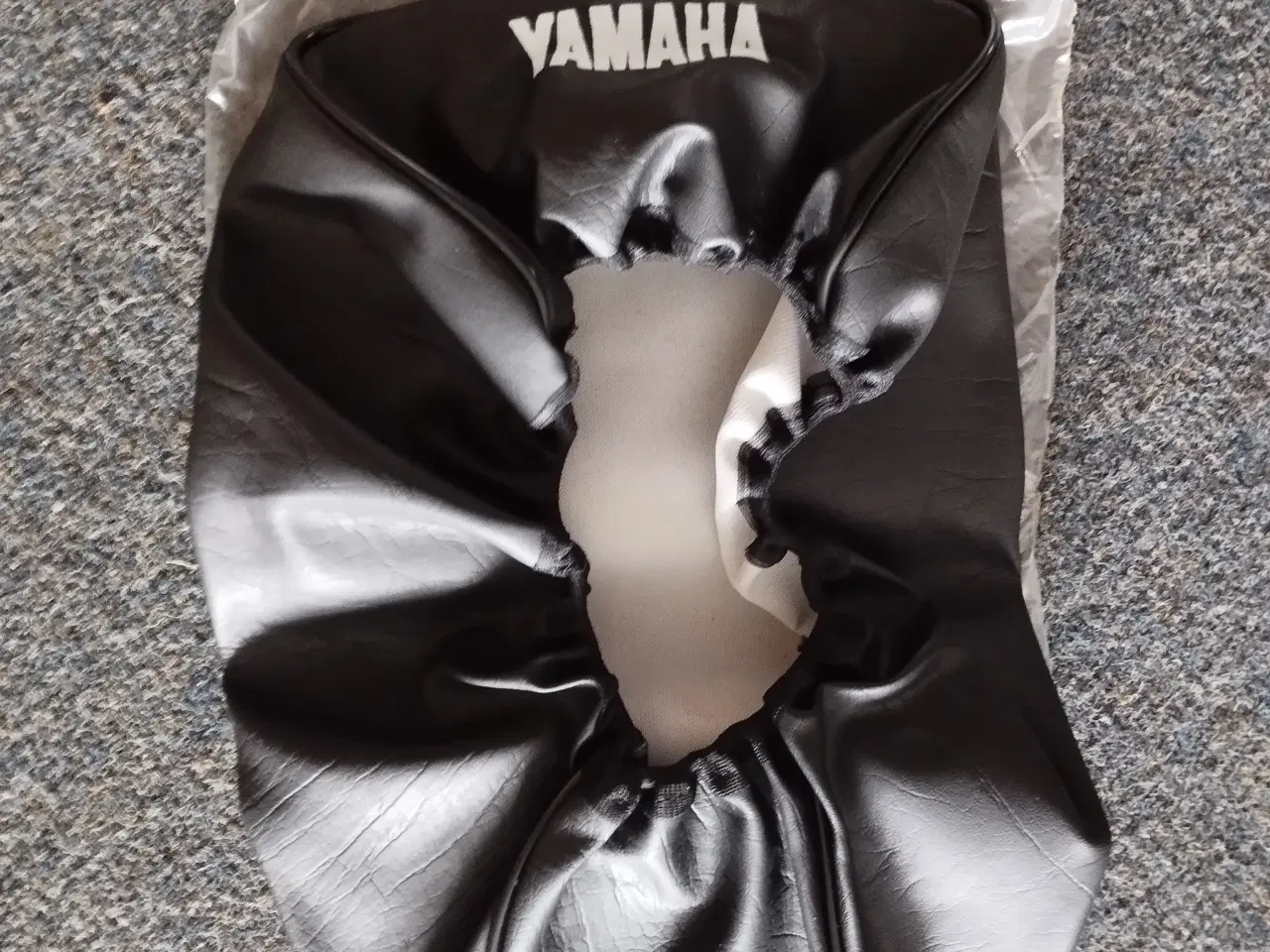 Billede 2 - Sæde overtræk til Yamaha Sting.   ( Se 50%)