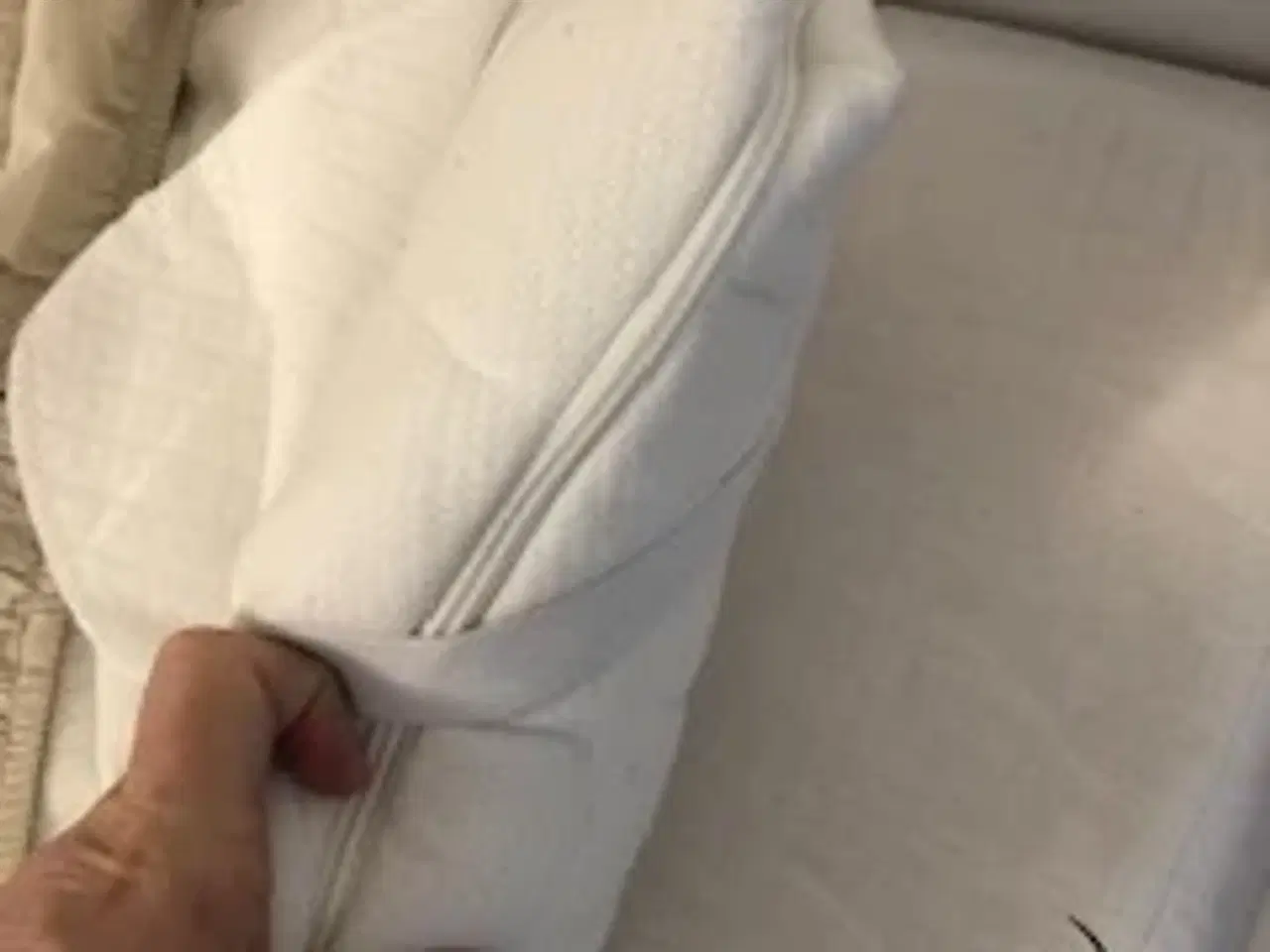 Billede 9 - God seng med god plads til opbevaring