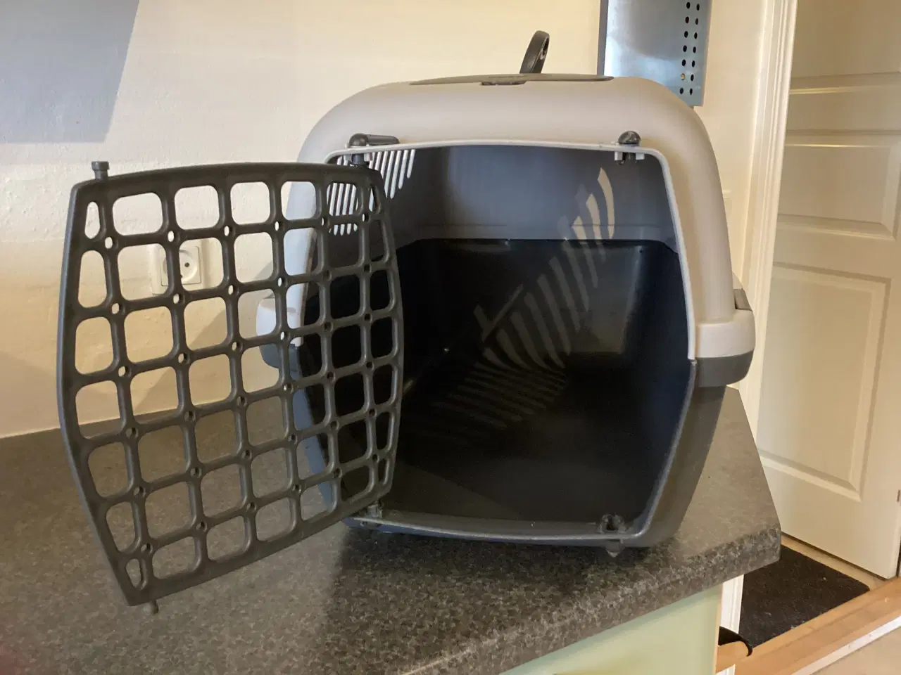Billede 2 - Stor transportkasse til kat eller lille hund