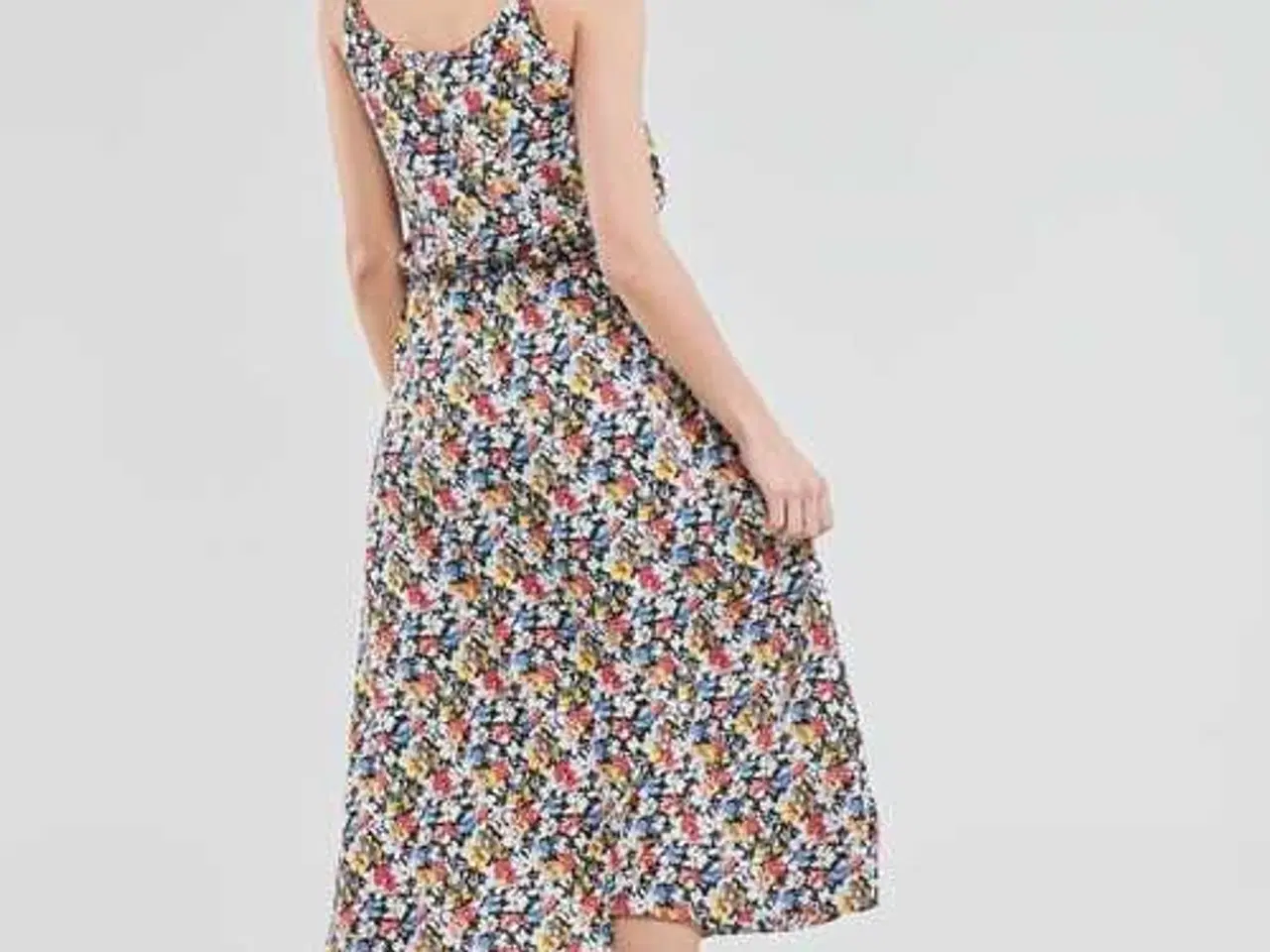 Billede 5 - FLOT LANG BLOMSTRET KJOLE