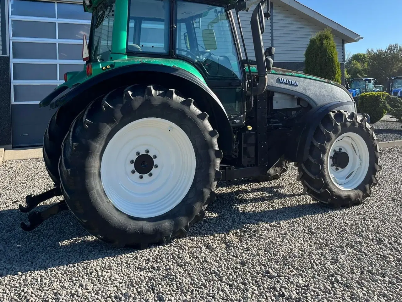 Billede 13 - Valtra T130 med 3.5ton frontlift