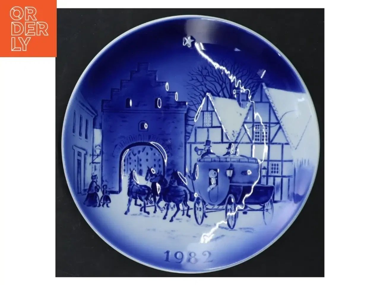 Billede 1 - H.C. Andersen juleplatte 1982 fra Porcelænsfabrikken Désirée (str. Ø 19 cm)