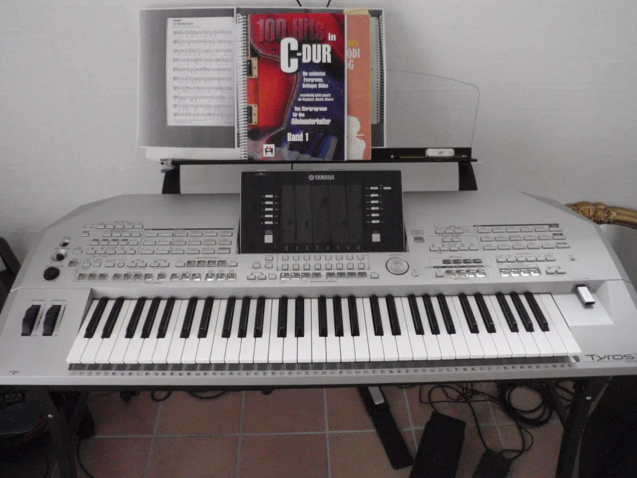Billede 2 - Tyros 2 keybord med PA anlæg.
